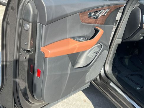 Certified 2025 Audi Q8 Premium image 10