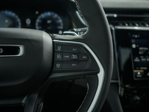 New 2025 Jeep Grand Cherokee L Laredo w/ Luxury Tech Group I image 23