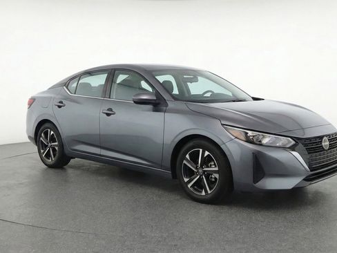 Used 2025 Nissan Sentra SV FWD image 1