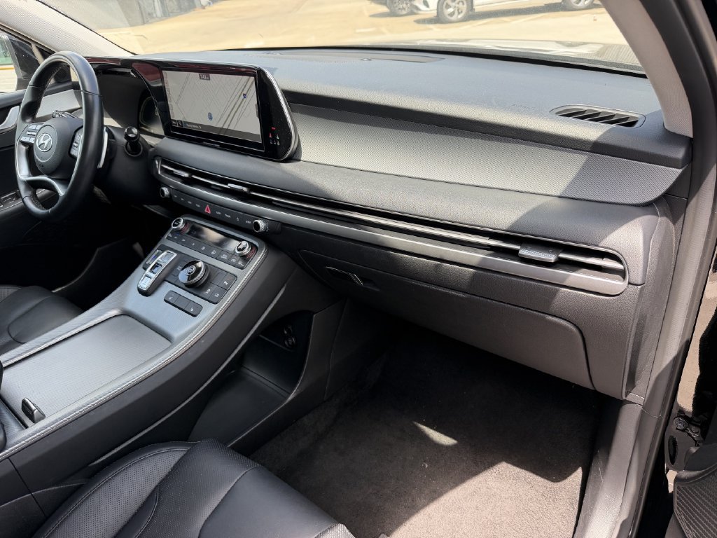 Used 2025 Hyundai Palisade SEL FWD image 29