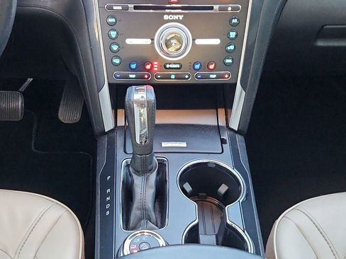 Used 2018 Ford Explorer Platinum image 11