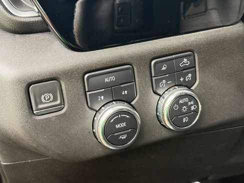 Used 2024 GMC Sierra 1500 Elevation w/ Elevation Premium Package AWD/4WD image 17