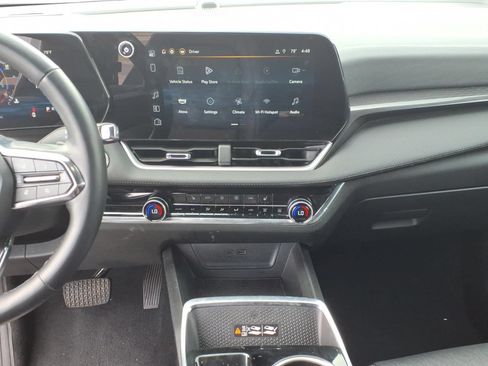Used 2025 Chevrolet Equinox LT w/ Convenience Package II FWD image 13