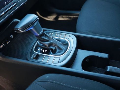 Used 2025 Hyundai Kona SEL image 17