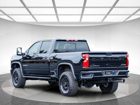 Used 2024 Chevrolet Silverado 2500 ZR2 w/ Snow Plow Prep/Camper Package image 2