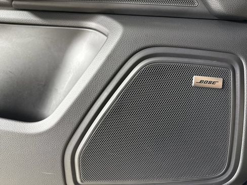 Certified 2024 Porsche Macan w/ Premium Plus Package AWD/4WD image 34
