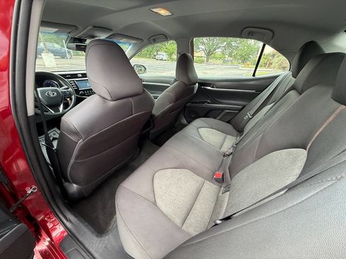 Used 2019 Toyota Camry LE FWD image 31