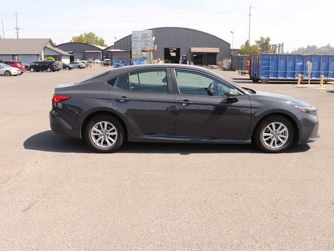 Used 2025 Toyota Camry LE FWD image 4