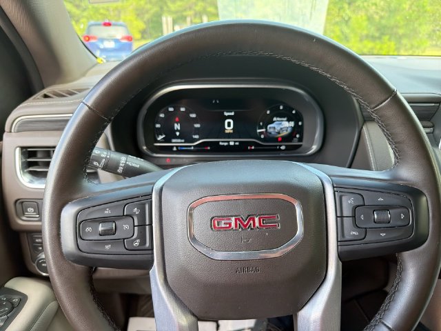 Certified 2023 GMC Yukon XL SLT w/ SLT Premium Package AWD/4WD image 17