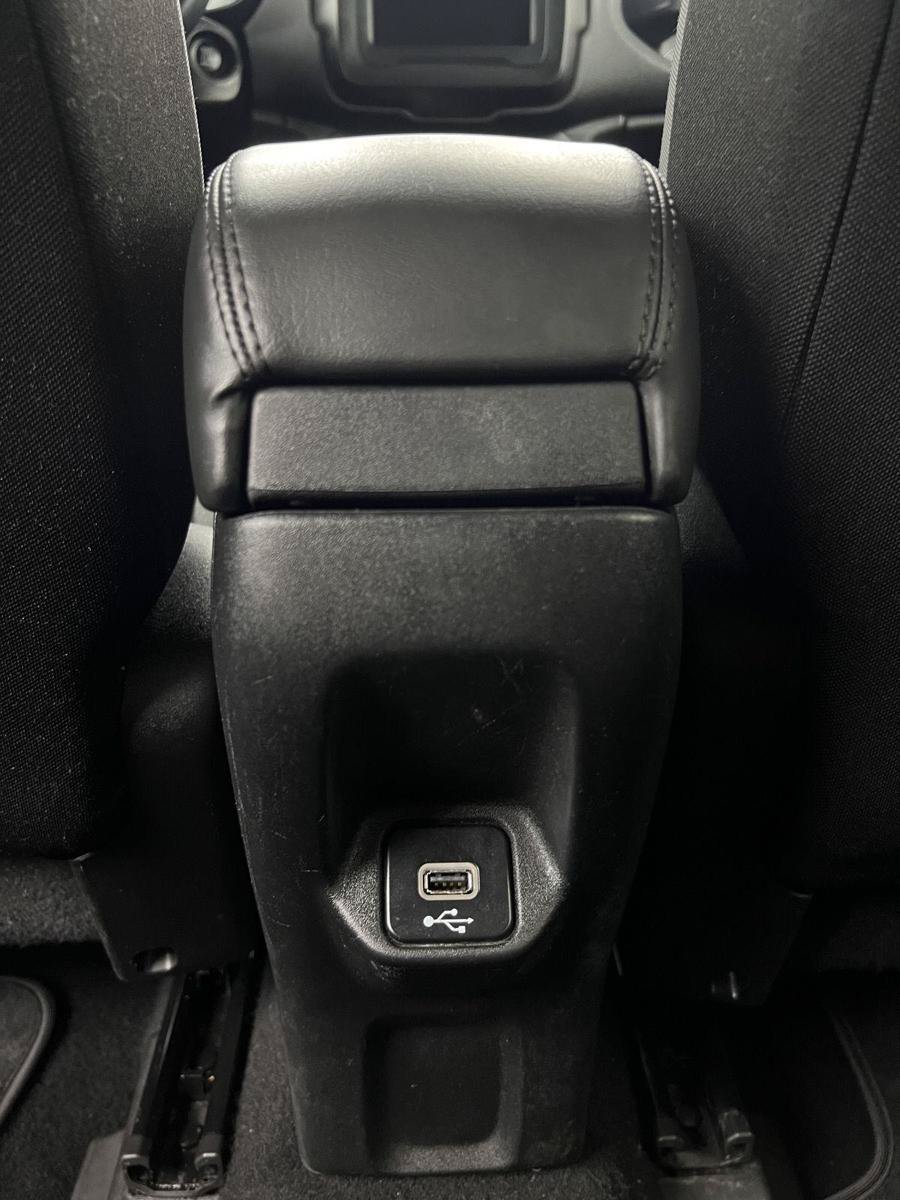 Used 2019 Jeep Renegade Altitude w/ Quick Order Package 2XM FWD image 17