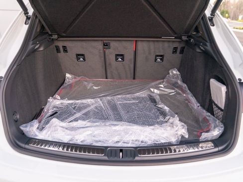 Certified 2026 Porsche Macan Turbo AWD/4WD image 28