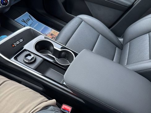 New 2026 Chevrolet Equinox LT w/ Convenience Package II image 24