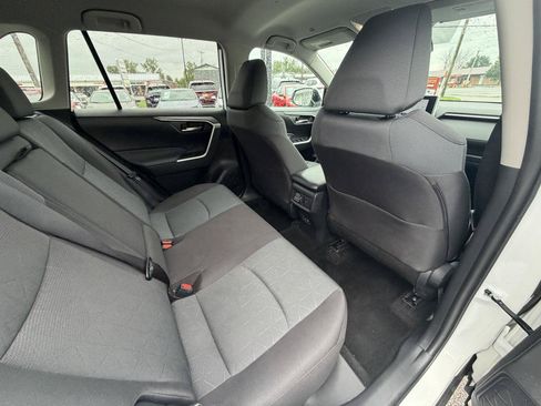 Used 2025 Toyota RAV4 XLE AWD/4WD image 13