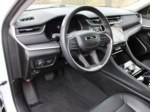 Used 2022 Jeep Grand Cherokee Limited image 43