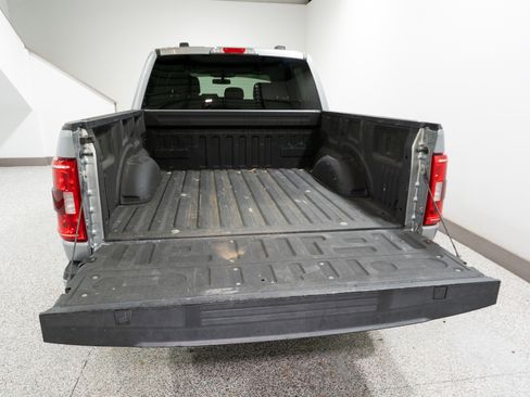 Used 2022 Ford F150 XLT w/ Equipment Group 302A High image 11