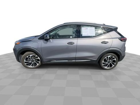 Certified 2023 Chevrolet Bolt EUV Premier w/ Sun & Sound Package FWD image 5
