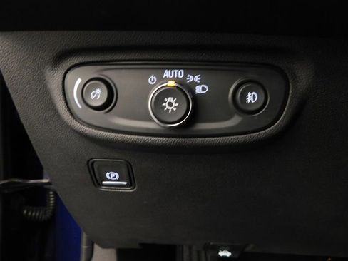 Used 2023 GMC Terrain SLT image 26