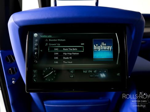 Used 2024 Rolls-Royce Cullinan Black Badge image 21