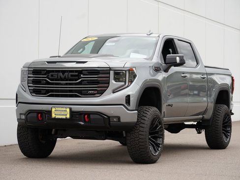 Used 2024 GMC Sierra 1500 AT4 image 7