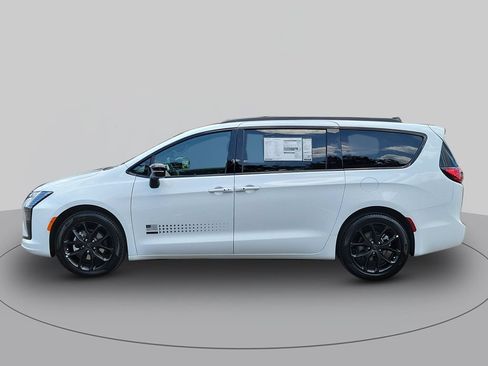New 2027 Chrysler Pacifica Select FWD image 6