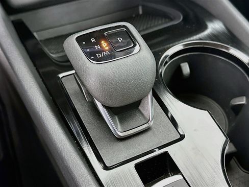 Used 2024 Nissan Rogue SV FWD image 24