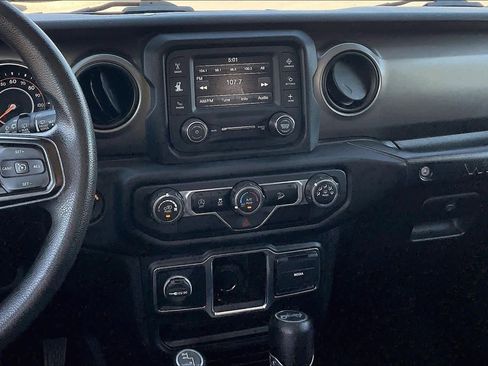 Used 2019 Jeep Wrangler Unlimited Sport image 6