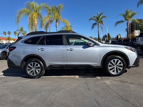 Certified 2022 Subaru Outback Premium image 5