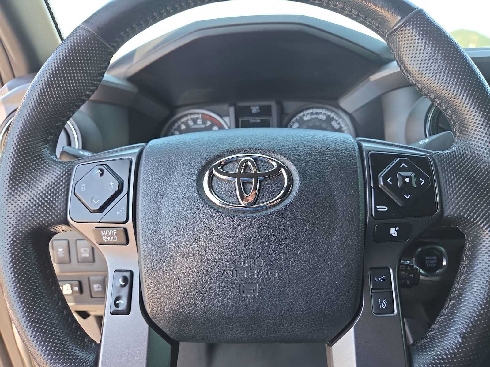 Used 2023 Toyota Tacoma TRD Off-Road w/ Advanced Technology Package AWD/4WD image 23
