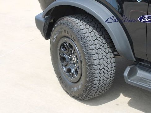 Used 2025 Ford Bronco Outer Banks w/ Sasquatch Package AWD/4WD image 9