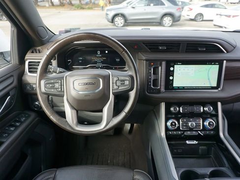 Used 2022 GMC Yukon Denali image 6