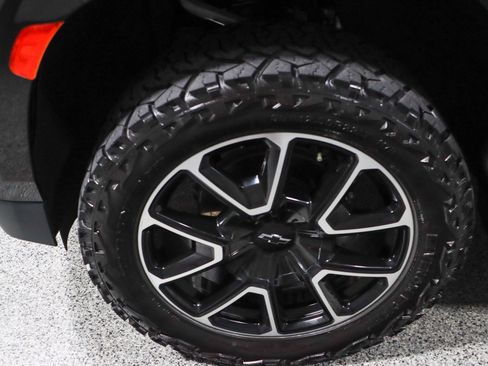 Used 2021 Chevrolet Suburban RST w/ Luxury Package AWD/4WD image 11