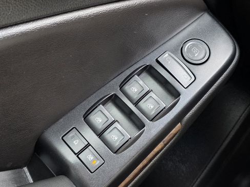 Used 2018 Chevrolet Tahoe LS image 9