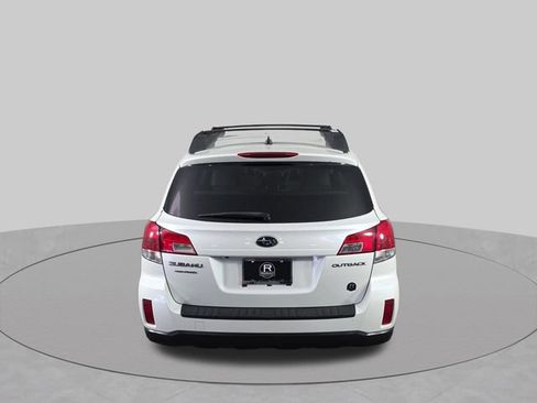 Used 2014 Subaru Outback 2.5i Limited w/ Moonroof Package AWD/4WD image 38