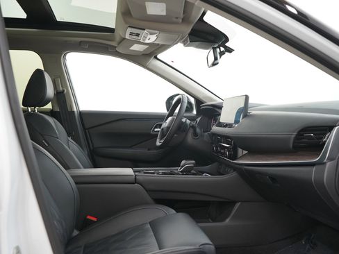 Used 2025 Nissan Rogue Platinum AWD/4WD image 12