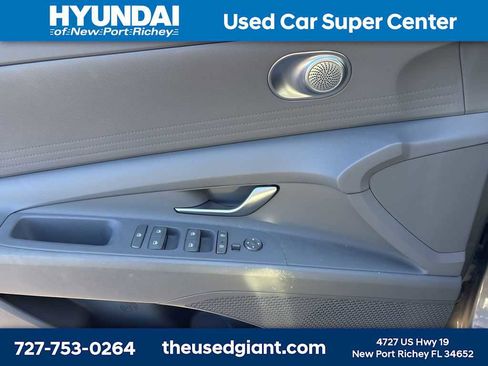 Used 2023 Hyundai Elantra SE image 9