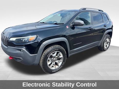 Used 2019 Jeep Cherokee Trailhawk w/ Cold Weather Group AWD/4WD image 8