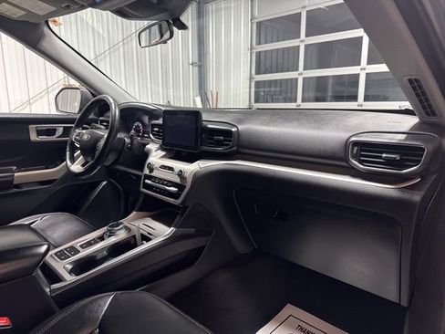 Used 2023 Ford Explorer XLT w/ Equipment Group 202A image 27