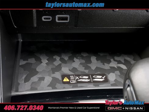 Used 2024 GMC Canyon AT4X image 25