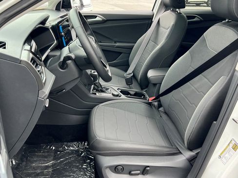 New 2025 Volkswagen Taos SE image 15
