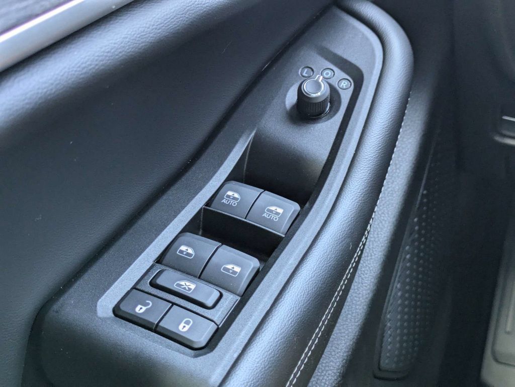 Used 2024 Jeep Grand Cherokee L Limited w/ Black Appearance Package RWD image 27