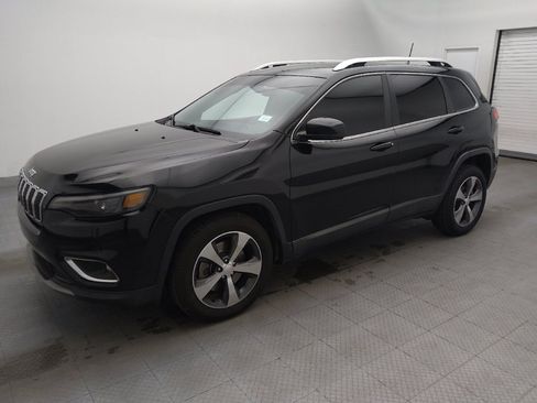 Used 2019 Jeep Cherokee Limited image 2