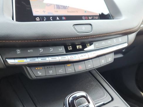 Used 2022 Cadillac XT4 Premium Luxury w/ Enhanced Visibility Package AWD/4WD image 17