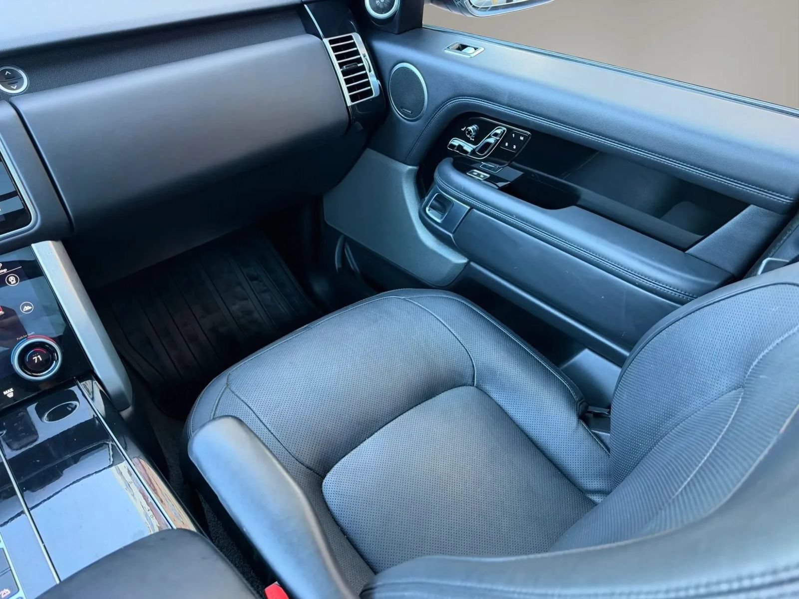 Used 2018 Land Rover Range Rover HSE AWD/4WD image 24