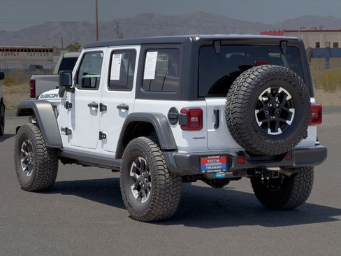 Used 2024 Jeep Wrangler Unlimited Rubicon 4xe w/ Technology Group AWD/4WD image 3