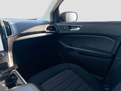 Used 2022 Ford Edge SE w/ Black Appearance Package image 24