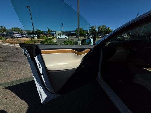 Used 2019 Tesla Model X AWD/4WD image 9