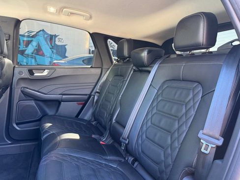 Used 2023 Ford Escape SE FWD image 16