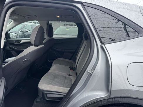 Used 2022 Ford Escape SE w/ SE Sport Appearance Package image 8