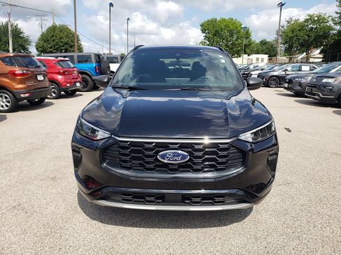 Certified 2023 Ford Escape ST-Line w/ Tech Pack #1 FWD image 2