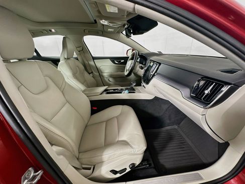 Used 2020 Volvo S60 T5 Momentum FWD image 31